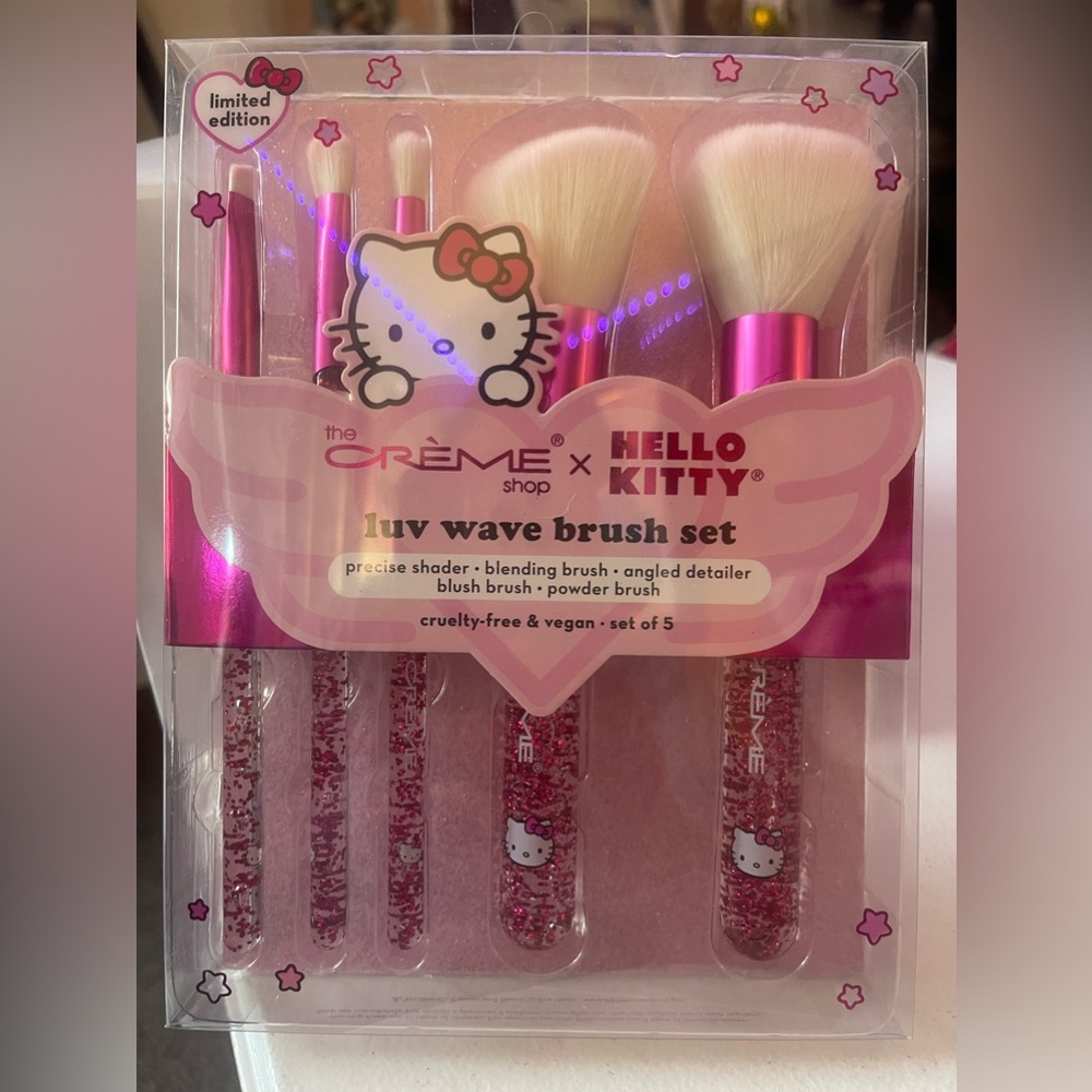 Hello Kitty make up brushes